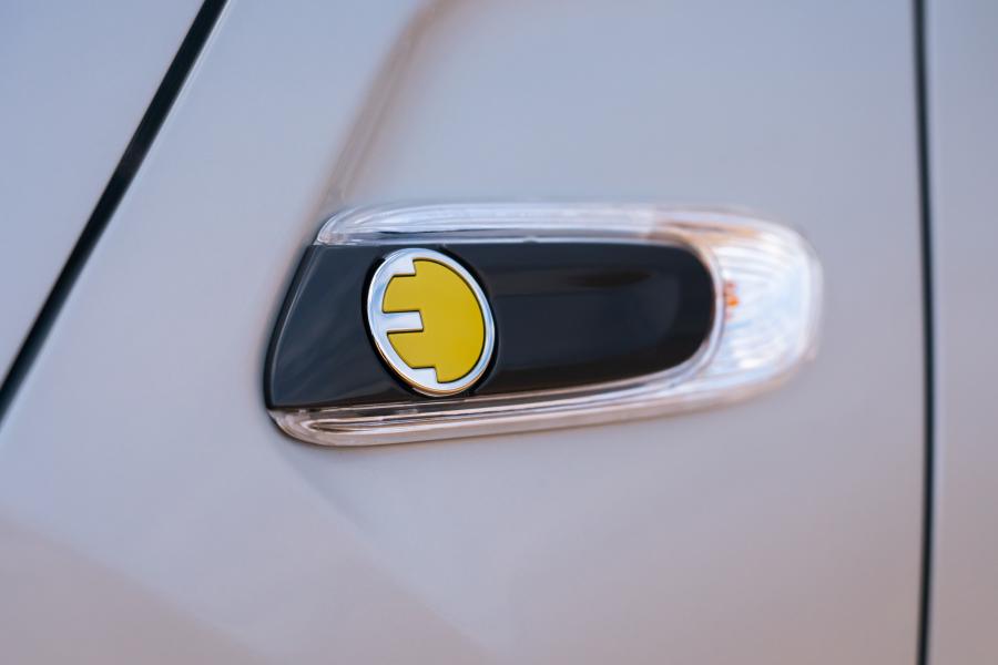 Детали экстерьера Mini Cooper SE Level 2 (F56) 2020 года  (UK) (фото 34 из 34)